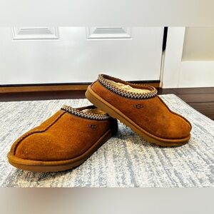 Big kids size 6 Uggs = women’s size 8